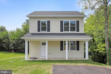 657 Ash St, Strasburg, VA 22657 - photo 2