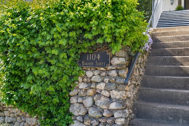 08 - 1104 Hanover - Exterior