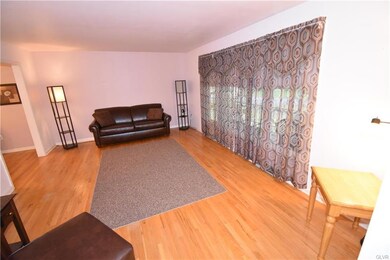 277 Blenheim Dr, Easton, PA 18045 - photo 3