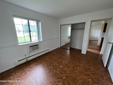 40 Donna Ct unit 2, Staten Island, NY 10314 - photo 5