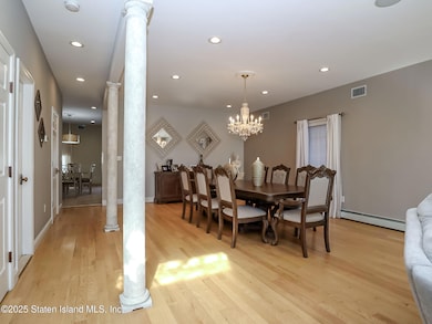 267 Woods of Arden Rd, Staten Island, NY 10312 - photo 7