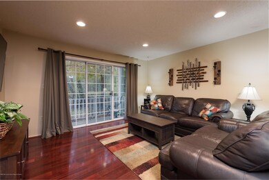 35 Players Cir, Tinton Falls, NJ 07724 - photo 4