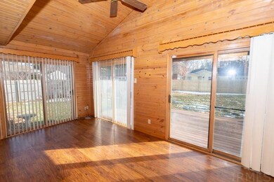 228 E Willow Dr, South Bend, IN 46637 - photo 6