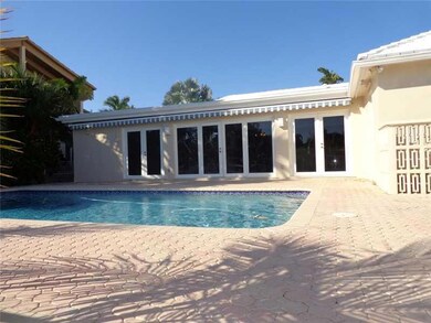 Swimming Pool/Hot Tub/Sauna.