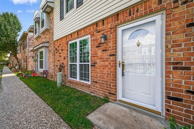 1911 Sherwood Forest St unit 14, Houston, TX 77043 - photo 3