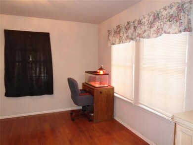 404 W Wardville St, Cleburne, TX 76033 - photo 7