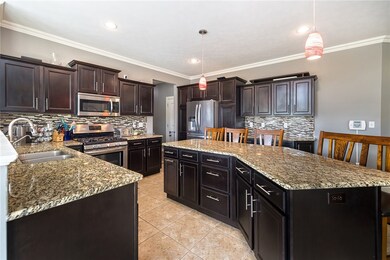 Beautiful kitchen, Quartz counters, open to the li