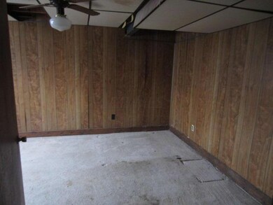 5014 Albany Dr, Columbus, OH 43232 - photo 3