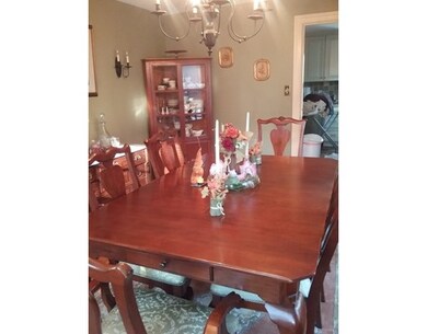 27 Lancaster St, Springfield, MA 01118 - photo 5