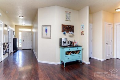 2915 SW Indian Place, Redmond, OR 97756 - photo 7