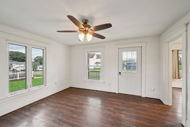 112 E Tuttle St, Norway, IA 52318 - photo 3