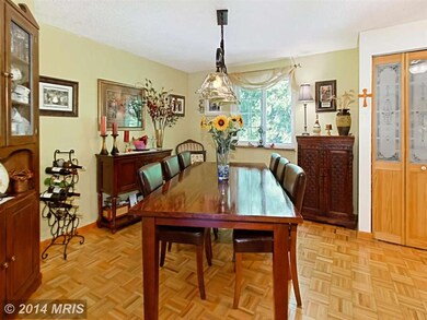 8695 Bent Arrow Ct, Springfield, VA 22153 - photo 7