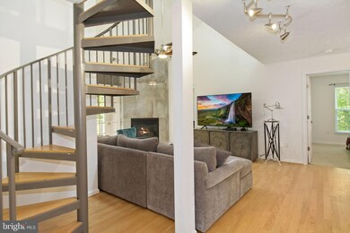 2056 Quaker Way unit 14, Annapolis, MD 21401 - photo 3