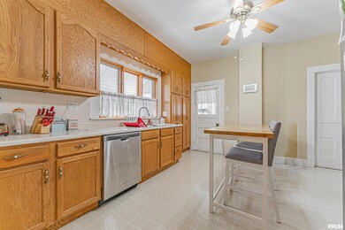 216 Wyatt Ave, Lincoln, IL 62656 - photo 7