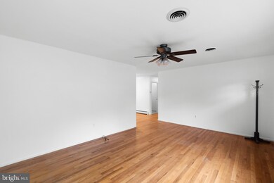 5822 Melville Rd, Sykesville, MD 21784 - photo 4