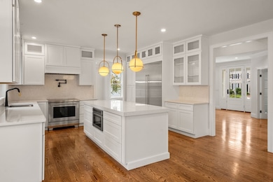 201 Lowell Rd, Wellesley Hills, MA 02481 - photo 5