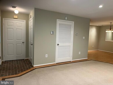 302A Locust St SE unit 2, Vienna, VA 22180 - photo 3