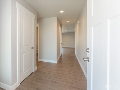 2377 3rd St SE, Wenatchee, WA 98802 - photo 5