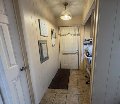 4805 Colonnades Cir E, Lakeland, FL 33811 - photo 6