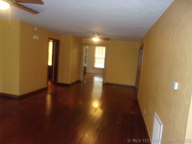 201 S Vine Ave, Cleveland, OK 74020 - photo 6
