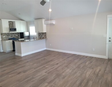 12217 Sunshine Ln, Treasure Island, FL 33706 - photo 6