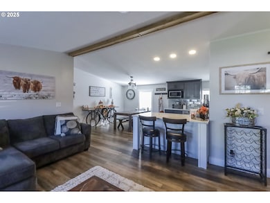 620 E 2nd St, Yamhill, OR 97148 - photo 4