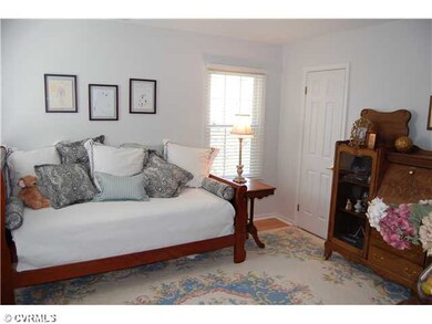 Bedroom - Master bedroom: 1st floor. Harwood floor