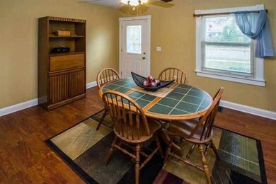 1310 W 35th St, Davenport, IA 52806 - photo 4