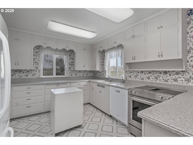 23990 SW Tile Flat Rd, Hillsboro, OR 97123 - photo 7