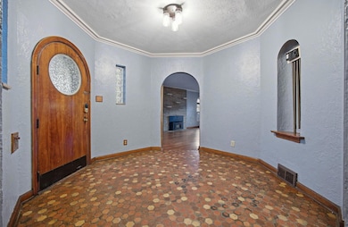 440 N Nelson Rd, Columbus, OH 43219 - photo 5