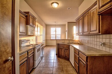 1009 Kelsi Dr, Moore, OK 73160 - photo 7