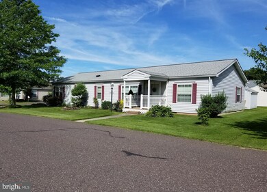 102 Daisy Ln, Royersford, PA 19468 - photo 2