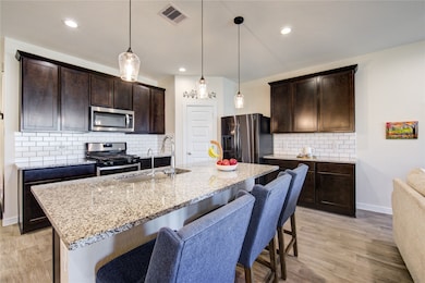 8203 Sugar Cane Ln, Rosharon, TX 77583 - photo 4