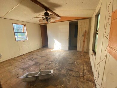 812 N West Avenue C, Carrabelle, FL 32322 - photo 6