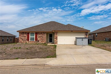 406 Blayton St, Troy, TX 76579 - photo 2