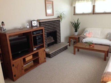 119 Pecos Cir, Carpentersville, IL 60110 - photo 4