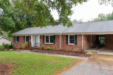 5504 Fallingbrooks Dr, Greensboro, NC 27407 - photo 2