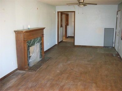 309 W 3rd St, Franklin, KS 66735 - photo 2