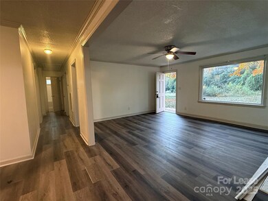 9225 Moores Chapel Rd, Charlotte, NC 28214 - photo 4