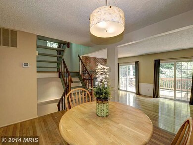 8651 Bent Arrow Ct, Springfield, VA 22153 - photo 7