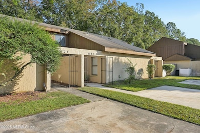 8279 Pineverde Ln, Jacksonville, FL 32244 - photo 4