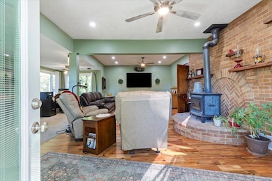 22143 Hackberry Rd, Council Bluffs, IA 51503 - photo 2