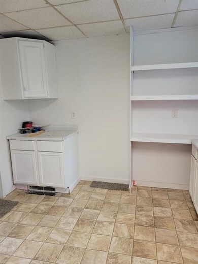 810 Tipton St, Elkhart, IN 46516 - photo 2