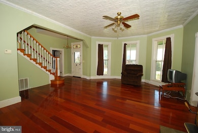 10901 Watkins Rd, Germantown, MD 20876 - photo 4