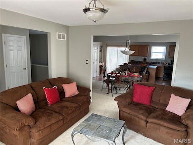 15467 Jost Main St, Florissant, MO 63034 - photo 2