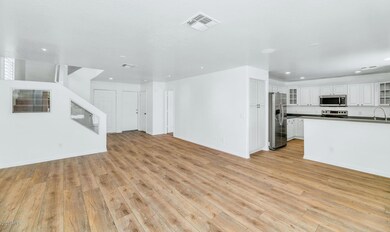 11949 W Bloomfield Rd-large-004-004-Main