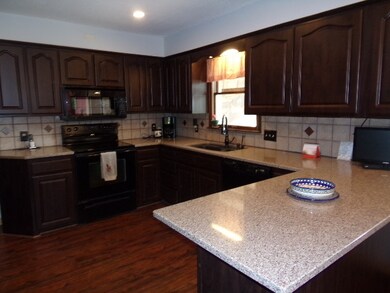 510 Homestead Dr, Colwich, KS 67030 - photo 4