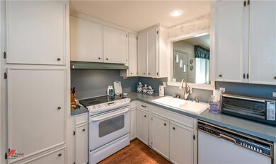 Very well maintained kitchen with pass through ove