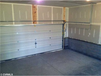 Parking Lot/Garage