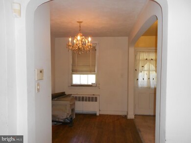 1008 Ellicott Driveway, Baltimore, MD 21216 - photo 5